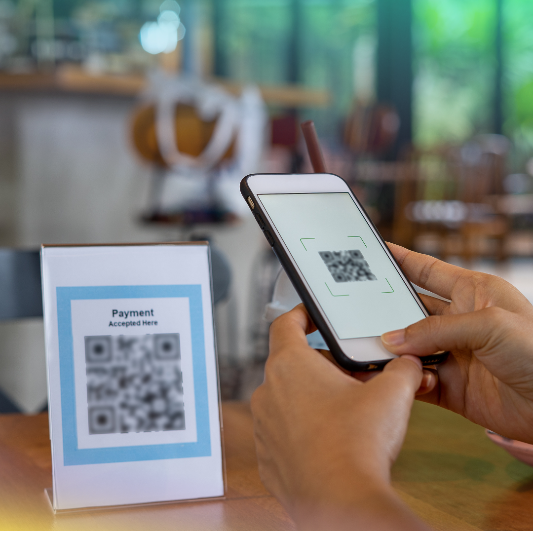 Ejemplo de quishing: código QR falso usado para robar información